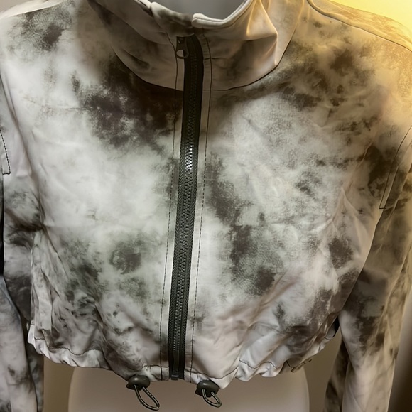 NWOT Zara Size Small Tie Dye Cropped Zip Jacket Drawstring Waist High Neck Olive - Picture 3 of 5